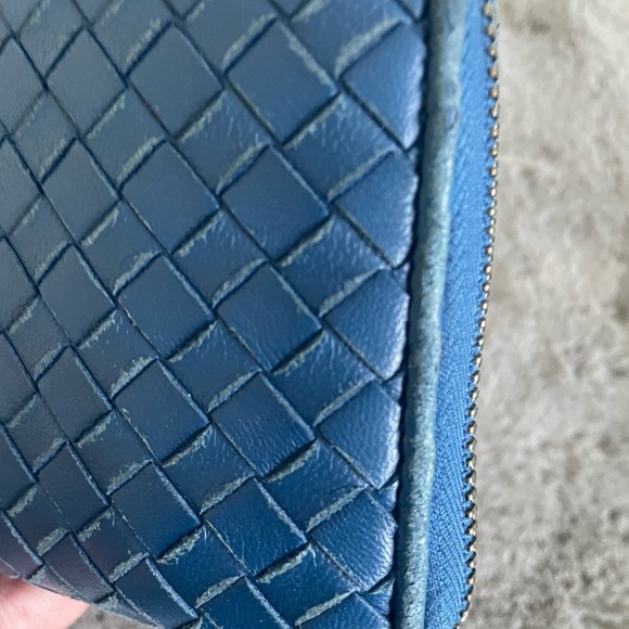 Gently used Bottega Veneta zip wallet - Picture 4 of 9